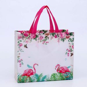 Sac non tissé enduit imperméable sur mesure de grande taille, couleur noire, avec ruban et poignée en corde - Product Image 1