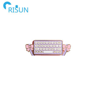 Fabrication Keycaps Air Clavier Émail Pin Logo Personnalisé <span class=keywords><strong>Disquette</strong></span> Keycap Doux Dur Émail Badge Pin Broche Teclado Aimant Pins - Product Image 3