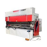 WE67K-110/4000, presse plieuse CNC électro-hydraulique, équipée d'un système DA53TX importé d'Allemagne et d'une règle de mesure GV italienne.