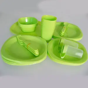 BPA मुक्त पिकनिक पूरा पकवान सेट प्लास्टिक 4 व्यक्ति बर्तन सेट के साथ प्लास्टिक बॉक्स शामिल हैं प्लेटें, कटोरे, कप और Sporks