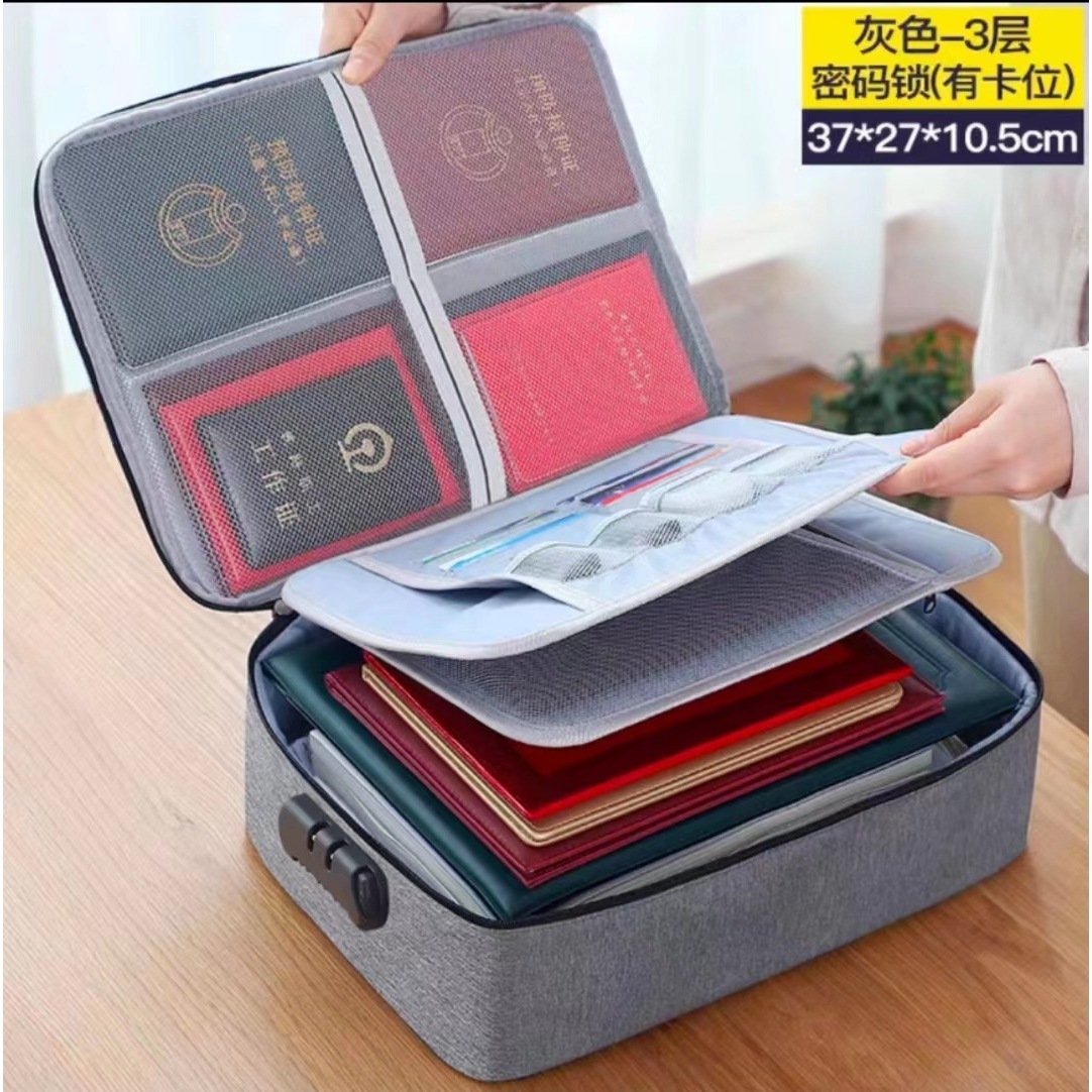 Gris con cerradura de tres capas
