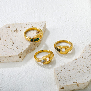แหวนแฟชั่นชุบทอง ดีไซน์เกลียว ประดับเพชร ของขวัญเครื่องประดับสำหรับทุกเพศ - Product Image 2
