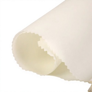 Tissu de bâche transparent enduit de PVC blanc 840D résistant aux déchirures, personnalisable, très demandé, pour gants médicaux, équipement de protection et utilisation automobile - Product Image 1