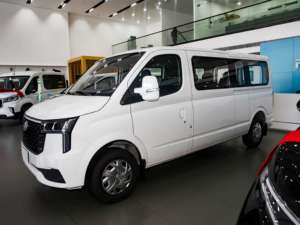 SAIC <span class=keywords><strong>Maxus</strong></span> Xintu <span class=keywords><strong>V80</strong></span> Modelo 2025 2.0T Manual/Automático Eje Corto Techo Medio 127 CV 5/6 Asientos Coches Nuevos en Stock - Product Image 4