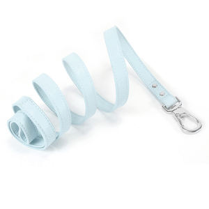 Laisse pour chien en cuir PU imperméable et durable pour chiens de petite à moyenne taille, laisse de promenade facile à nettoyer avec logo personnalisé - Product Image 6