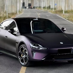 Vinilo para Rotulación de Vehículos, Negro Púrpura, PET, 7.5mil, Acabado Brillante, Mate, Satinado, Efecto de Cambio de Color, Rollo de Película para Estilización de Automóviles - Product Image 1