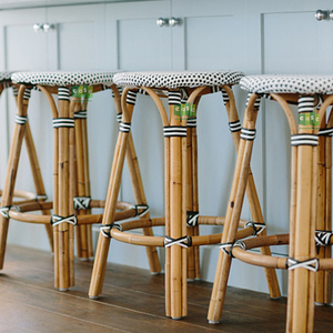 Taburete de Bar Redondo de Mimbre Estilo Bistró Francés con Aspecto de Bambú para Exteriores EASE (E1079) - Product Image 4