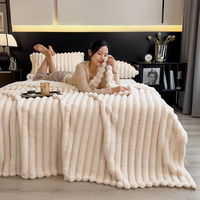 Nouvelle couverture en peluche de lapin de couleur unie à rayures, luxe léger, douce, pour canapé et lit