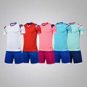 Großhandel Maßgeschneiderte Günstige Sublimations-Fußballtrikots 100% Polyester Weiß und Blau Kurzarm Fußball-Trikot-Sets für Herren - Product Image 1