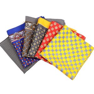 منديل جيب حريري فاخر عالي الجودة من هاموسيجيا بتصميم أنيق يقبل تخصيص الشعار مع طباعة الشاشة - Product Image 1