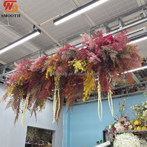 ช่อดอกไม้ประดับตกแต่งเพดานงานแต่งงานสีแดงเบอร์กันดีแบบเรียบหรู พร้อมดอกอะมาแรนธัสห้อยระย้า  สามารถสั่งทำได้ - Product Image 2