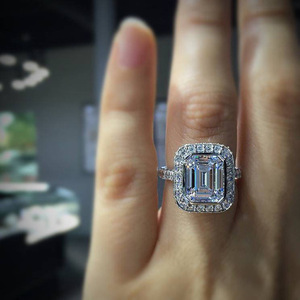 Anello di Lusso Rettangolare Stile Principessa per Donne, Elegante Gioiello da Dito per Feste - Product Image 2