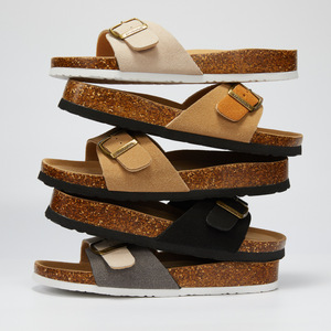 Hot Style Casual Ladies <b>Slippers</b> Non-slip Light Designer Men <b>Slippers</b> Large Size 35-45 Designer Men's Shoes <b>Slippers</b> for Women - Product Image 1