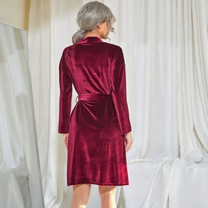 OEM Inspire Apparel Vêtements taille haute amples vêtements de détente pour femmes Nouveaux vêtements de nuit en velours doré Vêtements de maison Ensembles de pantalons pour chemises de nuit d'été - Product Image 2