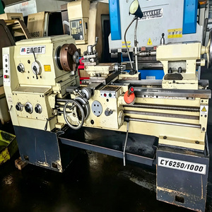 Torno horizontal ordinario reacondicionado con riel guía bien mantenido, bajo nivel de ruido y larga vida útil para taller. - Product Image 1