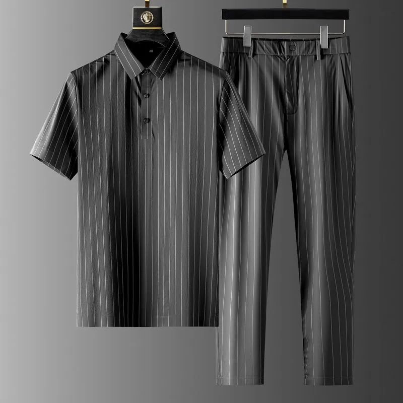 Gray suit: [high-quality board]
