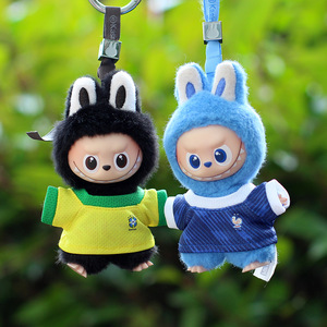 ชุดเสื้อฟุตบอลสำหรับตุ๊กตา Mini Labubu รุ่นที่สี่ 4.0 พร้อมพวงกุญแจรูปหัวใจ ขนาด 10 ซม. อุปกรณ์เสริมของเล่นสำหรับเด็กผู้ชายและเด็กผู้หญิง - Product Image 3