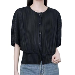 Camicetta Estiva Vintage da <span class=keywords><strong>Donna</strong></span>, Collo Tondo, Maniche a Pipistrello, Dettaglio Bottoni, Stile Miyake, Design Plissettato - Product Image 5