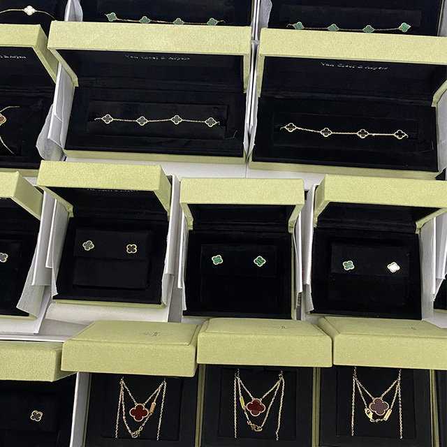 CRN012 4.5 Grams 18k Au750 Gold Pendant Necklace Onyx Stone Necklace Anniversary Gift for Women Workshop Wholesale Price