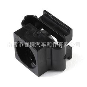 Clip de fixation en plastique pour plaque de protection inférieure du moteur Shuangxuan 4A0805163 pour Volkswagen Passat Golf - Product Image 3