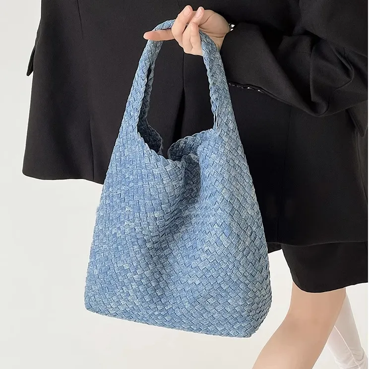 กระเป๋าสะพายไหล่ผ้ายีนส์ PU สินค้ามาใหม่ขายดีกระเป๋าผ้าเดนิมกระเป๋าถือสำหรับผู้หญิงใช้ในชีวิตประจำวัน