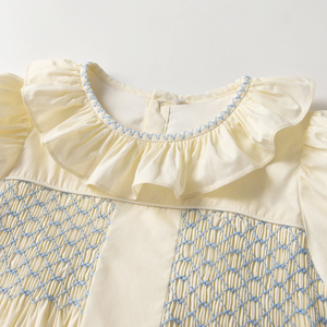 Usine personnalisée marque classique enfants fait à la main smocks robe en coton col à volants à manches courtes robes bébé fille robes smockées - Product Image 3