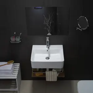 Lavabo d'hôtel de luxe, salle de bain en céramique, lavabo blanc, évier