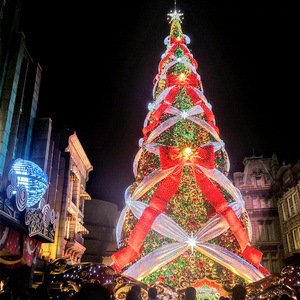 Riesiger künstlicher Weihnachts baum Beleuchteter 30ft 40ft 50ft Spiral großer Weihnachts baum mit Motiv lichtern Bowknot-Band - Product Image 2