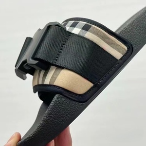 Pantuflas de Casa Ligeras y Antideslizantes con Forro de Malla para Mujer y Hombre, Diseño Moderno, Cómodo y a la Moda - Product Image 3