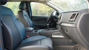 Pick-up électrique Dongfeng P6 EV RHD 5 places pour l'exportation, fabriqué en Chine, intérieur confortable, autonomie de 301 à 400 km, moteur de 100 à 150 kW - Product Image 6