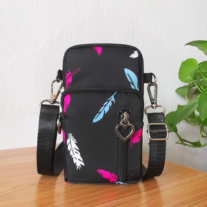 Waterproof PU Crossbody Mobile Phone Shoulder Bag with Chains Decoration Women's Phone Wallet Case for iPhone 13 Pro - Product Image 4