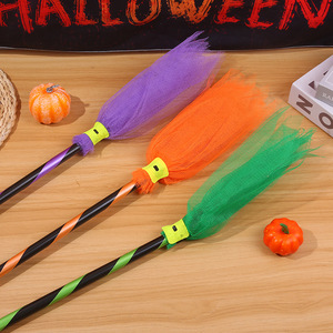 Balai de sorcière d'Halloween, couleurs violet, orange et vert, accessoire de déguisement pour fête en intérieur, décoration pour enfants, thème Harry Potter - Product Image 4
