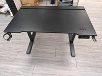 Table de jeu électrique AOR avec plateau en acier, éclairage RGB isolé, bureau d'ordinateur certifié, design moderne et réglable