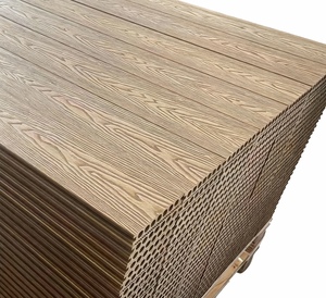 Tarima de WPC Moderna Antideslizante con Aspecto de Madera de Teca, Sistema de Bloqueo DUAL, Impermeable, Forma Cuadrada para Exteriores - Product Image 3