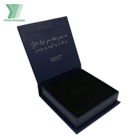 Caja de anillo de terciopelo de material recubierto de forma cuadrada personalizada caja de joyería de boda de papel magnético impreso con logotipo