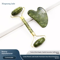 Vente directe usine – Grattoir facial en forme de cœur en pierre de jade Xiuyu Fengyu verte naturelle, petit, en forme de corne de bœuf, avec double tête à rouleaux aiguille
