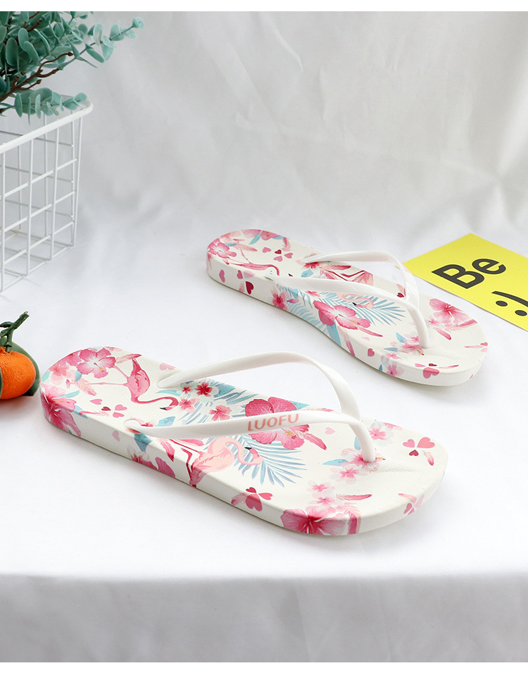 Latest Ladies Filpflops Summer Outside Wearing Flip Flops Flat Beach Slippers For Girls