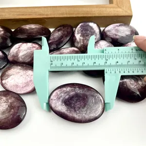Wholesale Beautiful Purple Mica Healing Crystal Palm Stone For Meditation Decoration