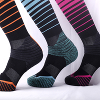 Chaussettes de compression athlétiques respirantes, antibactériennes, écologiques, personnalisées OEM pour hommes, pour le basketball, le football et la course à pied