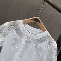 ST0001 T-shirt d'été tendance en polycoton uni avec empiècements en dentelle, manches courtes, col rond, coupe ajustée pour femme