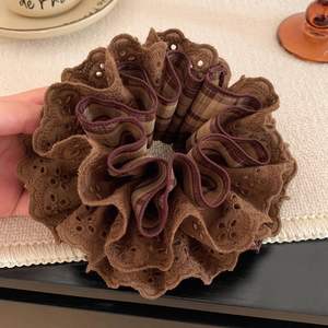 Chouchous de luxe 4 couches surdimensionnés en dentelle ajourée, chouchous en dentelle froissée style ballet, grands chouchous doux pour queue de cheval, vente en gros - Product Image 6