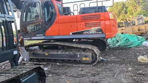 Doosan 2022 DX300LC รถขุดตีนตะขาบรถคัมมินสำหรับเครื่องยนต์คาวาซากิปั๊มเกียร์มอเตอร์ Eaton รวมถึงกระปุกเกียร์ C-core - Product Image 5