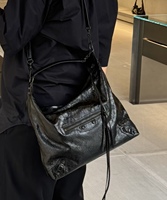 Tas Tangan Wanita Kulit Asli OEM Custom SAM, Model Lipat, Bentuk Bantal, Desainer Mewah, Berdetail Rivet, untuk Sepeda Motor