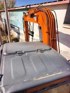 Excavatrice d'occasion Hitachi ZX70-6 ZX70 hautement efficace avec faible consommation de carburant et entretien facile pour les acheteurs soucieux de leur budget - Product Image 4