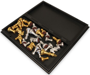 Juego de Ajedrez Magnético Plegable con Piezas Detalladas en Oro y Plata, Tablero Metálico Impreso, Ecológico y Portátil para Viajes - Product Image 3