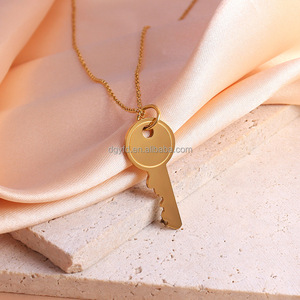 Collana ciondolo chiave personalizzata impermeabile 18K oro PVD placcato in acciaio inox gioielli all'ingrosso della fabbrica delle donne - Product Image 4