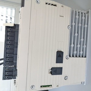Controlador de Servomotor Yaskawa SGDV-2R8A01B AC 230V para Servomotores - Product Image 2