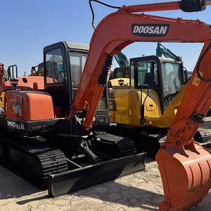 Miniexcavadora Usada Doosan DH60-7 en Buen Estado - Aire Acondicionado, 2 Velocidades de Traslación, Hidráulica Auxiliar - Product Image 1