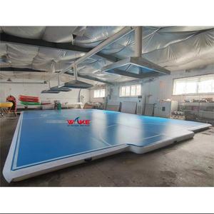 Grand <span class=keywords><strong>tapis</strong></span> <span class=keywords><strong>de</strong></span> culbutage gonflable avec point <span class=keywords><strong>de</strong></span> chute Matériau en PVC Épaisseur personnalisable (10-30cm) Utilisation au <span class=keywords><strong>sol</strong></span> pour terrains <span class=keywords><strong>de</strong></span> basket-ball - Product Image 1