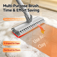 Nouvelle conception Brosse flexible en PP en forme de V 2-en-1 pour nettoyer les joints, avec raclette et long manche pour le nettoyage des rebords de toilettes et des comptoirs